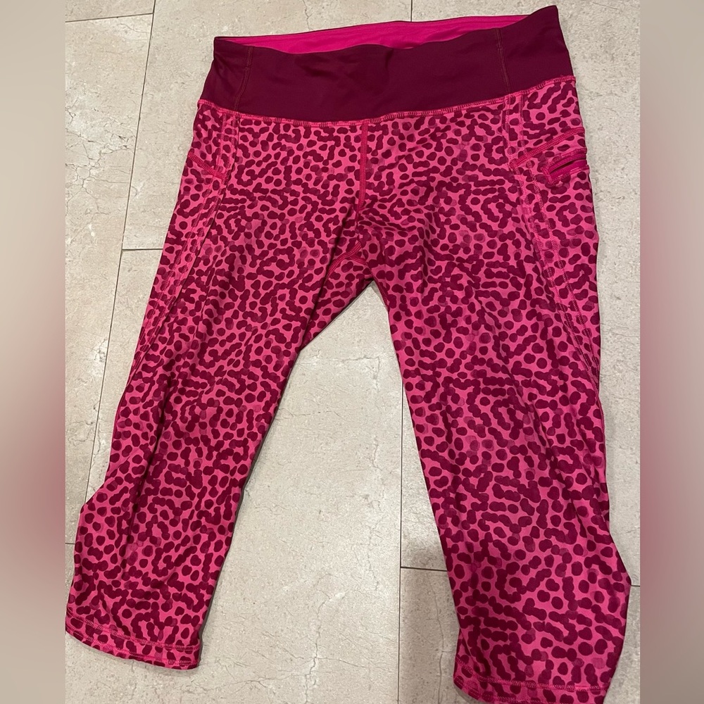 Lulu Capri crop pants. Cheetah